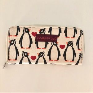 NWOT Bungalow 360 Penguin & Heart Wallet ❤️